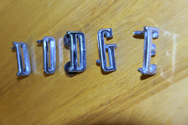 dodge emblem 1.JPG